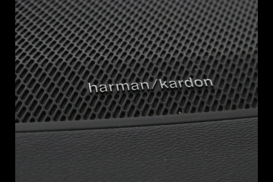 Volvo S60 2.0 Recharge T8 AWD R-Design | Panoramadak | Stoelventilatie | Head-Up | Leder | 360 Camera | Massage | Adaptive cruise | Trekhaak | Achterbankverwarming | Carplay | Harman/Kardon | PHEV | Plug In