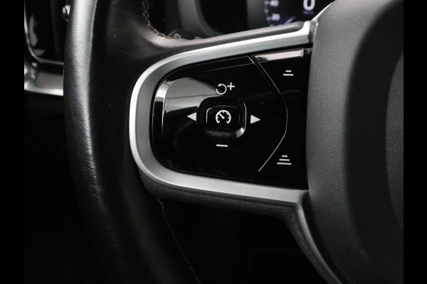 Volvo S60 2.0 Recharge T8 AWD R-Design | Panoramadak | Stoelventilatie | Head-Up | Leder | 360 Camera | Massage | Adaptive cruise | Trekhaak | Achterbankverwarming | Carplay | Harman/Kardon | PHEV | Plug In