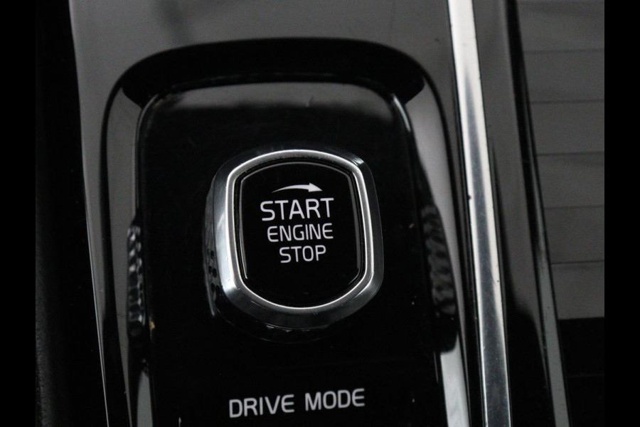 Volvo S60 2.0 Recharge T8 AWD R-Design | Panoramadak | Stoelventilatie | Head-Up | Leder | 360 Camera | Massage | Adaptive cruise | Trekhaak | Achterbankverwarming | Carplay | Harman/Kardon | PHEV | Plug In