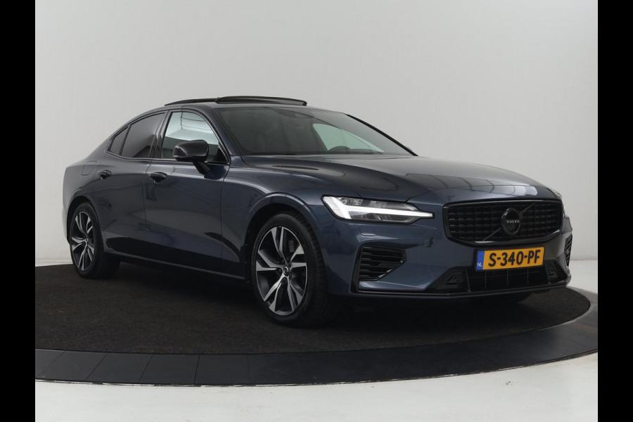 Volvo S60 2.0 Recharge T8 AWD R-Design | Panoramadak | Stoelventilatie | Head-Up | Leder | 360 Camera | Massage | Adaptive cruise | Trekhaak | Achterbankverwarming | Carplay | Harman/Kardon | PHEV | Plug In