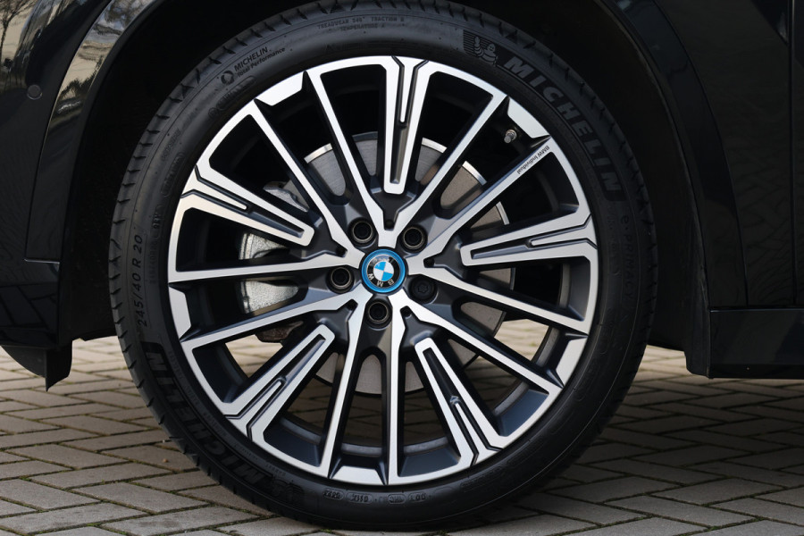 BMW X1 xDrive30e | M-SPORT | NAP! | PANO | H/K AUDIO | HUD | MEMORY | 20'' | KEYLESS | LED ADAPTIEF |