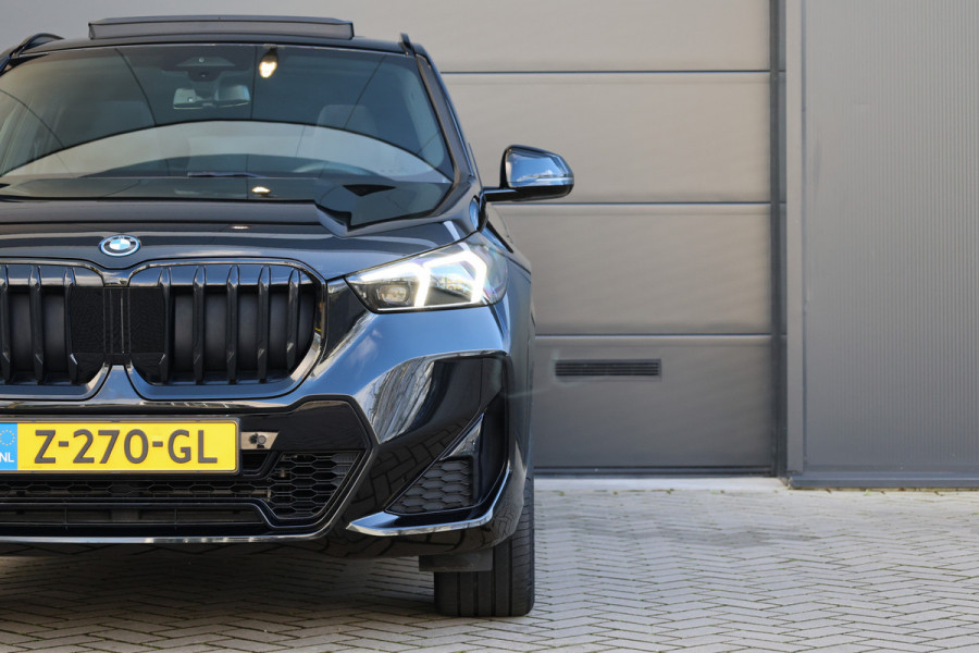 BMW X1 xDrive30e | M-SPORT | NAP! | PANO | H/K AUDIO | HUD | MEMORY | 20'' | KEYLESS | LED ADAPTIEF |
