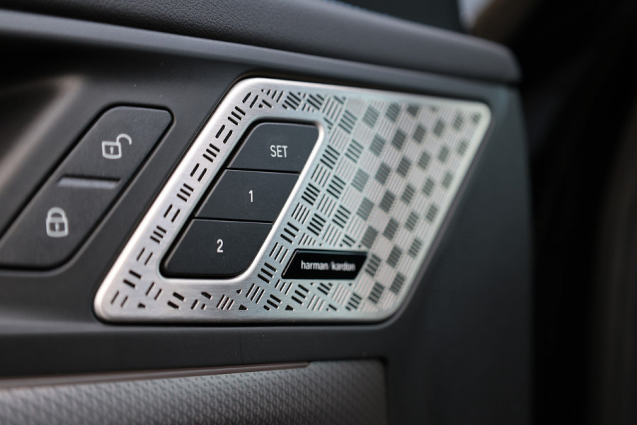 BMW X1 xDrive30e | M-SPORT | NAP! | PANO | H/K AUDIO | HUD | MEMORY | 20'' | KEYLESS | LED ADAPTIEF |