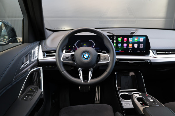 BMW X1 xDrive30e | M-SPORT | NAP! | PANO | H/K AUDIO | HUD | MEMORY | 20'' | KEYLESS | LED ADAPTIEF |