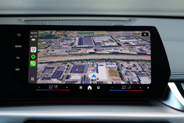 BMW X1 xDrive30e | M-SPORT | NAP! | PANO | H/K AUDIO | HUD | MEMORY | 20'' | KEYLESS | LED ADAPTIEF |