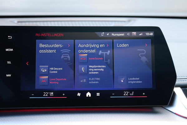 BMW X1 xDrive30e | M-SPORT | NAP! | PANO | H/K AUDIO | HUD | MEMORY | 20'' | KEYLESS | LED ADAPTIEF |