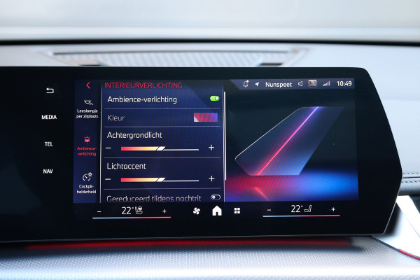 BMW X1 xDrive30e | M-SPORT | NAP! | PANO | H/K AUDIO | HUD | MEMORY | 20'' | KEYLESS | LED ADAPTIEF |