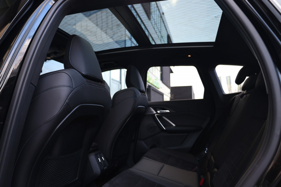 BMW X1 xDrive30e | M-SPORT | NAP! | PANO | H/K AUDIO | HUD | MEMORY | 20'' | KEYLESS | LED ADAPTIEF |