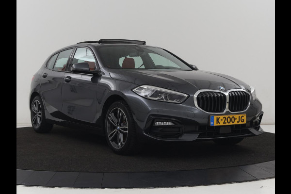 BMW 1-serie 118i High Executive | Sport Line | Panoramadak | Leder | Stoelverwarming | Keyless | Live Cockpit | Carplay | Sportstoelen | Navigatie | Spiegel Pakket | Parkeerhulp | Climate control