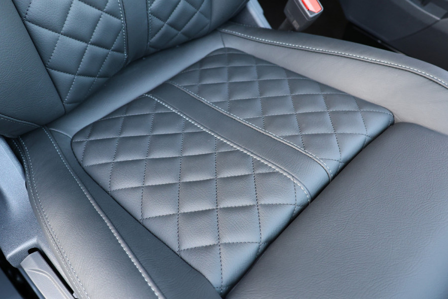 Ford Transit Custom 300 2.0 TDCI L2H1 Limited DC | Dubbel Cabine | Elec schuifdeuren | ACC | Blind Spot | 360 Camera | CarPlay | Navigatie | Stoelverwarming | 5-Zitter | BPM Vrij