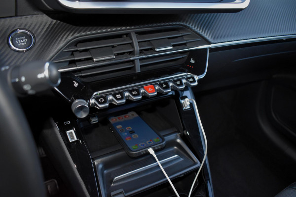 Peugeot 208 1.2 PureTech 100PK Allure Pack | Carplay | Camera | Adapt. Cruise | 3D Dash | Stoelverw. | Incl. garantie