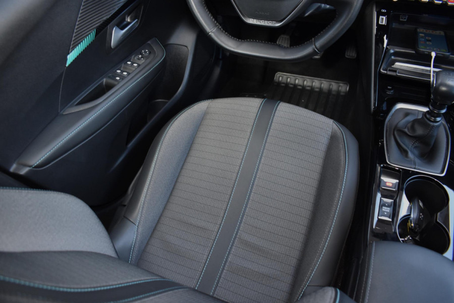 Peugeot 208 1.2 PureTech 100PK Allure Pack | Carplay | Camera | Adapt. Cruise | 3D Dash | Stoelverw. | Incl. garantie