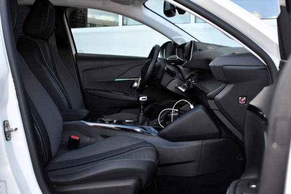 Peugeot 208 1.2 PureTech 100PK Allure Pack | Carplay | Camera | Adapt. Cruise | 3D Dash | Stoelverw. | Incl. garantie