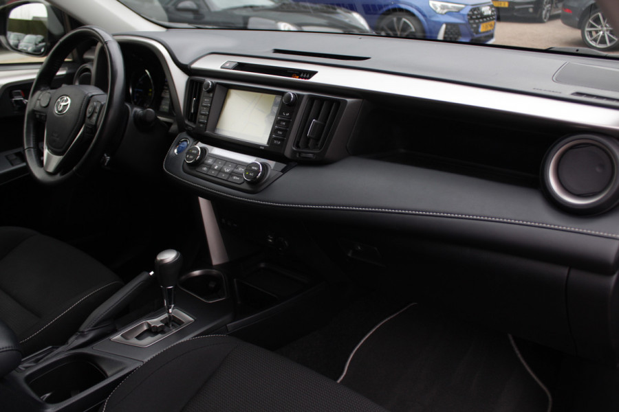 Toyota RAV4 2.5 Hybrid Dynamic / Camera / Navigatie / Cruise Control / 2e Eigenaar / Compleet dealer onderhouden