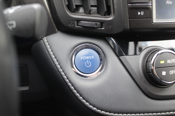 Toyota RAV4 2.5 Hybrid Dynamic / Camera / Navigatie / Cruise Control / 2e Eigenaar / Compleet dealer onderhouden