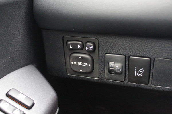 Toyota RAV4 2.5 Hybrid Dynamic / Camera / Navigatie / Cruise Control / 2e Eigenaar / Compleet dealer onderhouden