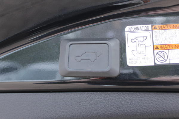 Toyota RAV4 2.5 Hybrid Dynamic / Camera / Navigatie / Cruise Control / 2e Eigenaar / Compleet dealer onderhouden