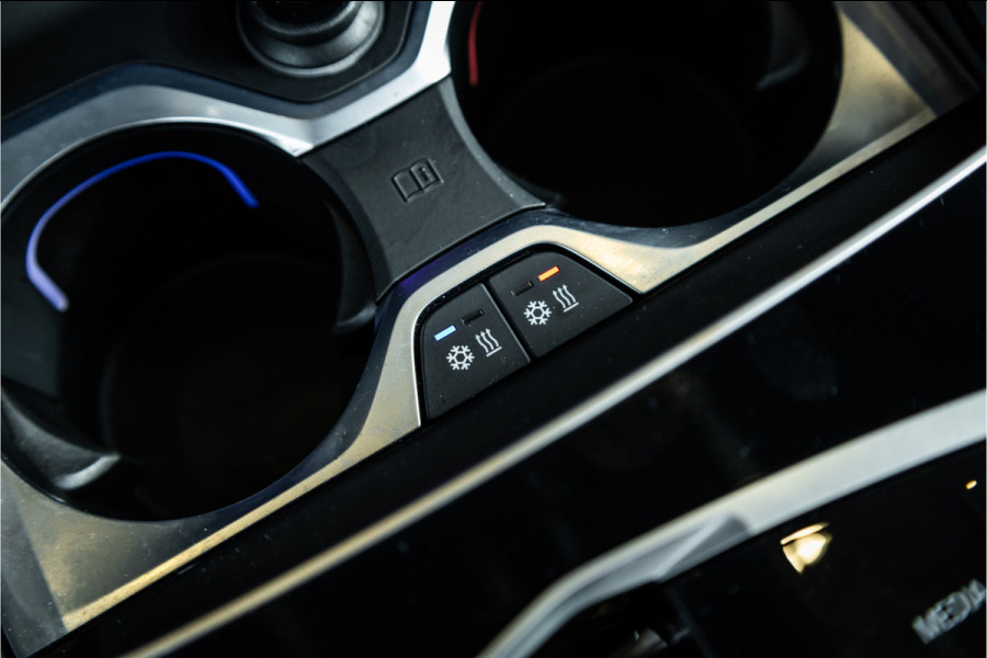 BMW X5 xDrive50e - M Sport | Panorama | H&K | Luchtvering | Memory