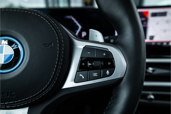 BMW X5 xDrive50e - M Sport | Panorama | H&K | Luchtvering | Memory