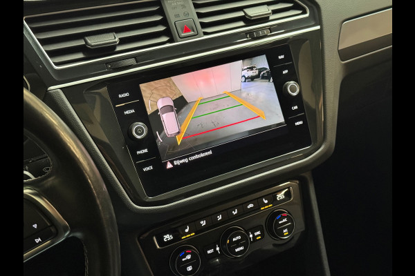 Volkswagen Tiguan 2.0 TSI 4Motion Highline Business R | Pano | Stoelverwarming | Carplay |Camera