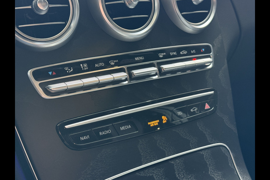 Mercedes-Benz C-Klasse 180 Business Solution AMG | Pano | 22.000km NAP | Leder | Sfeerverlichting | Apple Carplay