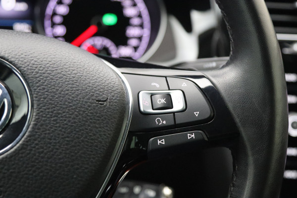 Volkswagen Golf Variant 1.5 TSI 150 PK Automaat Highline R-Line Business, Massage, Carplay, Trekhaak