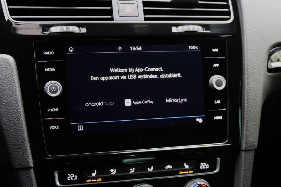 Volkswagen Golf Variant 1.5 TSI 150 PK Automaat Highline R-Line Business, Massage, Carplay, Trekhaak