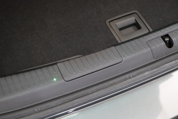 Volkswagen Golf Variant 1.5 TSI 150 PK Automaat Highline R-Line Business, Massage, Carplay, Trekhaak