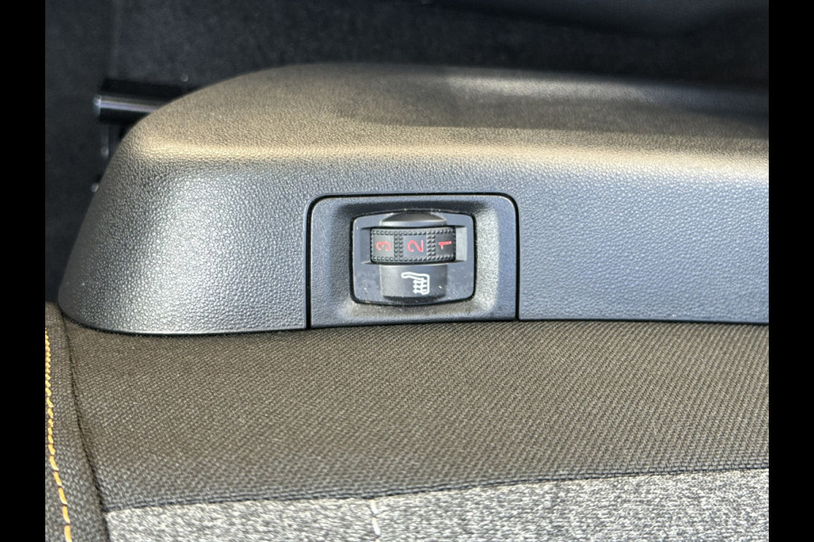 Citroën C3 1.2 PureTech C-Series 110pk Cruise Clima Carplay Navigatie Verwarmde stoelen