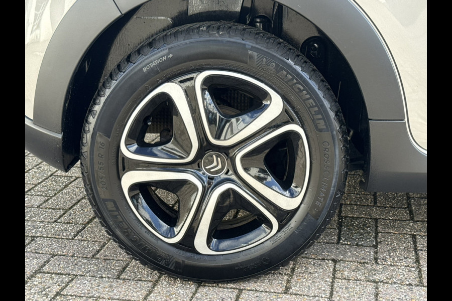 Citroën C3 1.2 PureTech C-Series 110pk Cruise Clima Carplay Navigatie Verwarmde stoelen