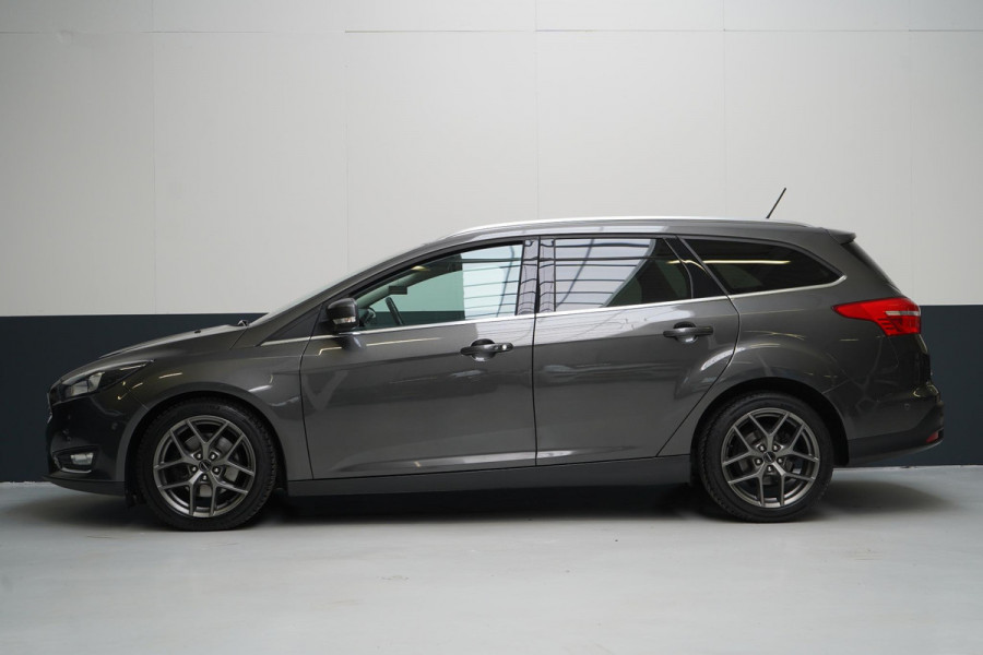Ford FOCUS Wagon 1.5 150pk Titanium Automaat | Winterpack | Trekhaak | All-seasonbanden | Keyless | Cruise control | Apple Carplay
