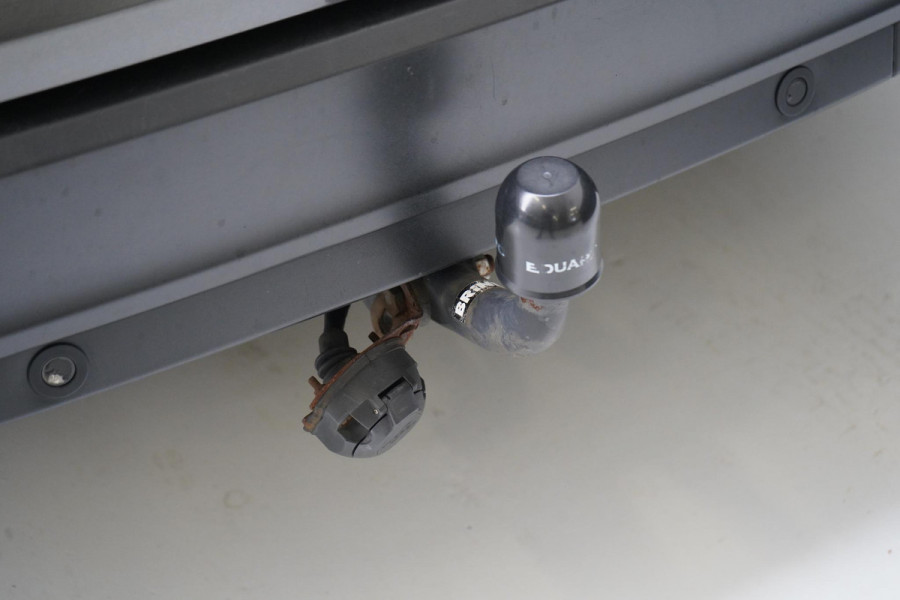 Ford FOCUS Wagon 1.5 150pk Titanium Automaat | Winterpack | Trekhaak | All-seasonbanden | Keyless | Cruise control | Apple Carplay