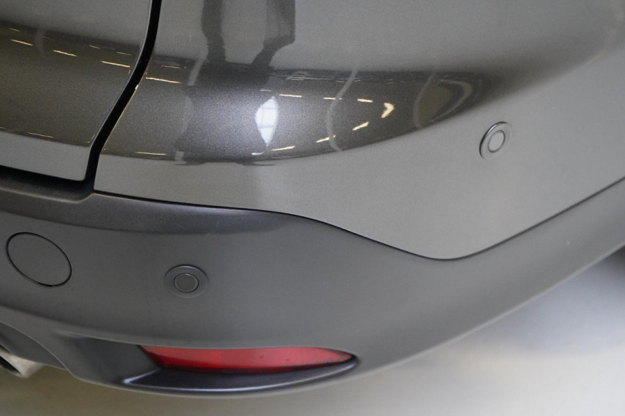 Ford FOCUS Wagon 1.5 150pk Titanium Automaat | Winterpack | Trekhaak | All-seasonbanden | Keyless | Cruise control | Apple Carplay