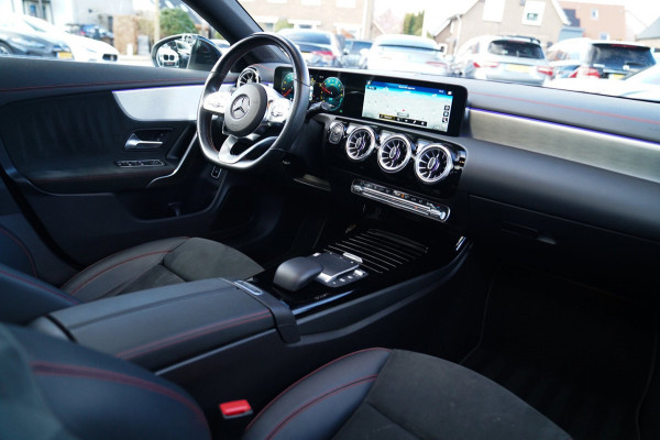 Mercedes-Benz CLA-Klasse 250 e Business Solution AMG Limited | Panorama | Sfeerverlichting LED | Camera | Leder/Alcantara | Trekha