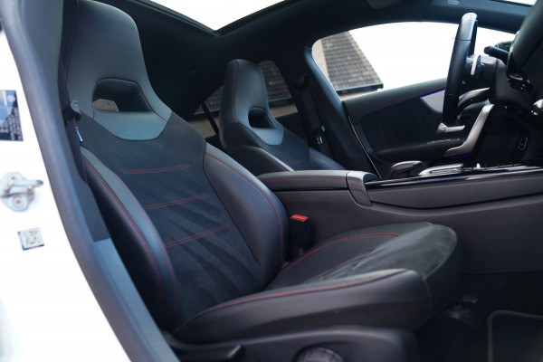 Mercedes-Benz CLA-Klasse 250 e Business Solution AMG Limited | Panorama | Sfeerverlichting LED | Camera | Leder/Alcantara | Trekha