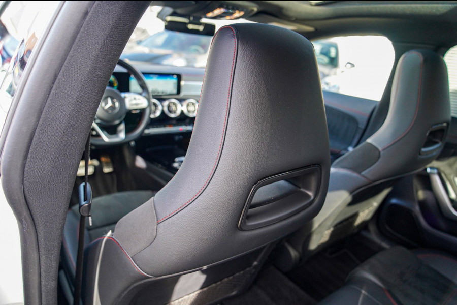 Mercedes-Benz CLA-Klasse 250 e Business Solution AMG Limited | Panorama | Sfeerverlichting LED | Camera | Leder/Alcantara | Trekha