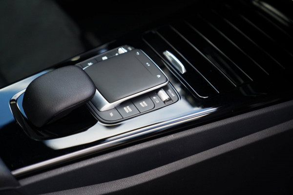 Mercedes-Benz CLA-Klasse 250 e Business Solution AMG Limited | Panorama | Sfeerverlichting LED | Camera | Leder/Alcantara | Trekha