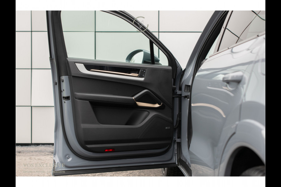 Porsche Cayenne 3.0 E-Hybrid SportDesign|Passenger Display|21''|Luchtvering|HUD|ACC|Bose|18-voudig|Pano|Stoelkoeling