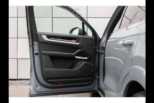 Porsche Cayenne 3.0 E-Hybrid SportDesign|Passenger Display|21''|Luchtvering|HUD|ACC|Bose|18-voudig|Pano|Stoelkoeling
