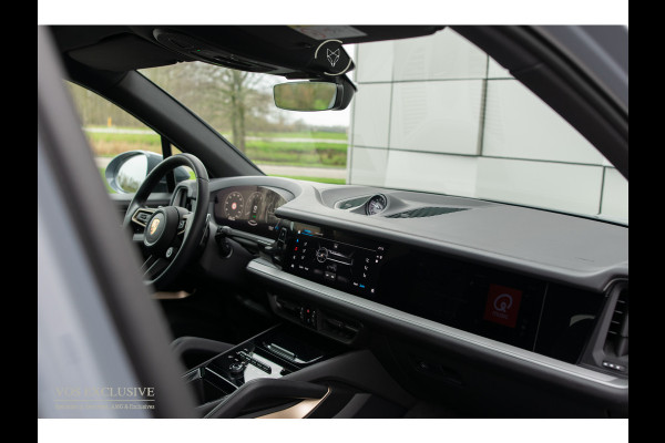 Porsche Cayenne 3.0 E-Hybrid SportDesign|Passenger Display|21''|Luchtvering|HUD|ACC|Bose|18-voudig|Pano|Stoelkoeling