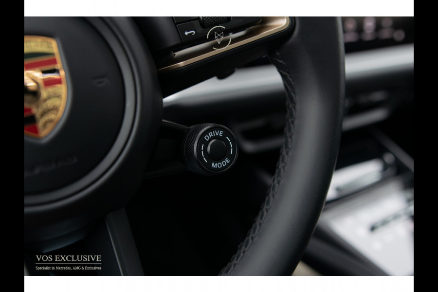 Porsche Cayenne 3.0 E-Hybrid SportDesign|Passenger Display|21''|Luchtvering|HUD|ACC|Bose|18-voudig|Pano|Stoelkoeling