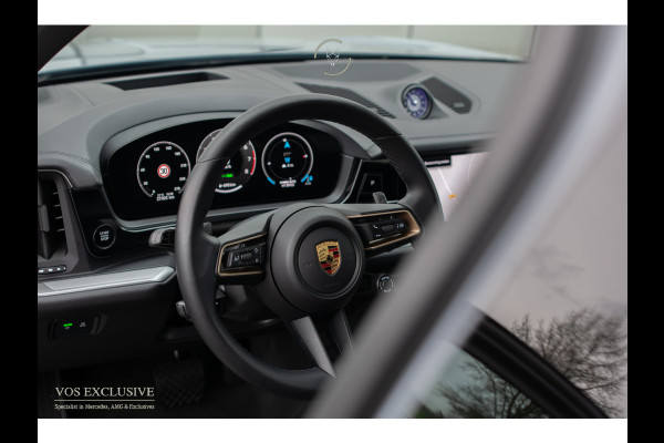 Porsche Cayenne 3.0 E-Hybrid SportDesign|Passenger Display|21''|Luchtvering|HUD|ACC|Bose|18-voudig|Pano|Stoelkoeling