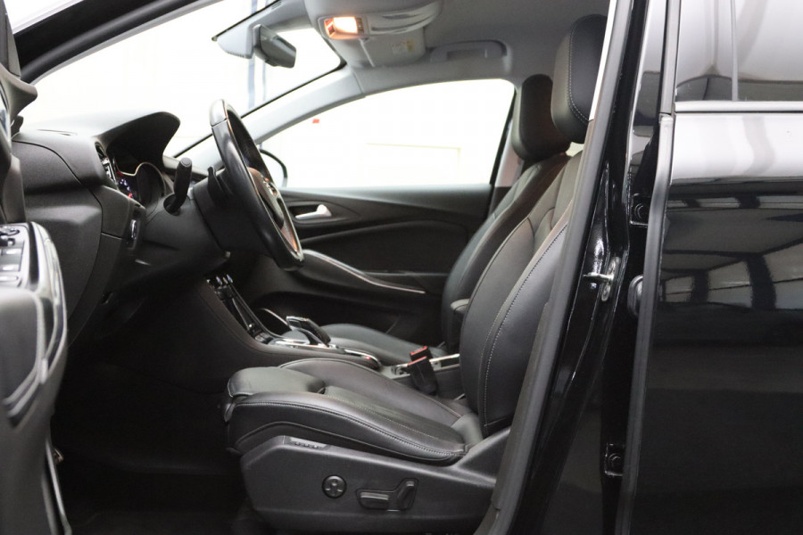 Opel Grandland X 1.6 Turbo Hybrid4 300 PK Ultimate, Trekhaak, 360 Camera, Leder, Stoelkoeling & Verwarming, 19" LM,