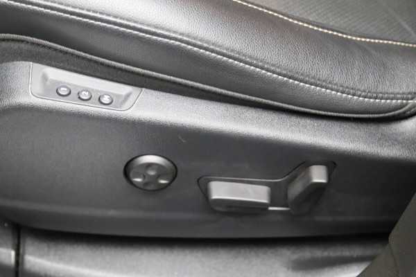 Opel Grandland X 1.6 Turbo Hybrid4 300 PK Ultimate, Trekhaak, 360 Camera, Leder, Stoelkoeling & Verwarming, 19" LM,