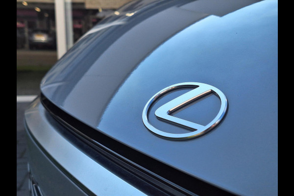 Lexus LBX 1.5 Hybrid Emotion Tech Pack | Leer, Elektrische achterklep, Keyless, Stoel + Stuurverwarming, 18 inch, Privacy glass