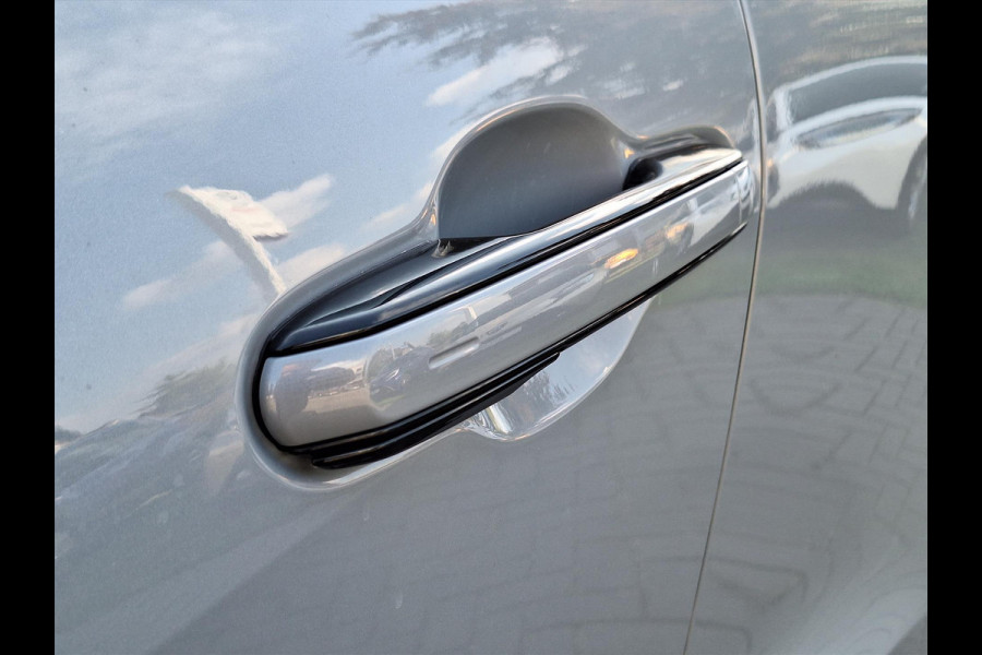 Lexus LBX 1.5 Hybrid Emotion Tech Pack | Leer, Elektrische achterklep, Keyless, Stoel + Stuurverwarming, 18 inch, Privacy glass