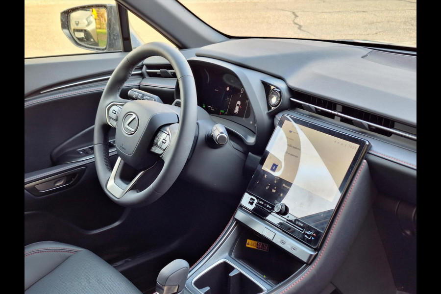 Lexus LBX 1.5 Hybrid Emotion Tech Pack | Leer, Elektrische achterklep, Keyless, Stoel + Stuurverwarming, 18 inch, Privacy glass