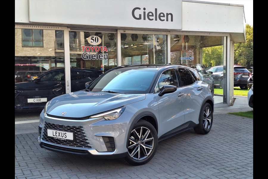 Lexus LBX 1.5 Hybrid Emotion Tech Pack | Leer, Elektrische achterklep, Keyless, Stoel + Stuurverwarming, 18 inch, Privacy glass