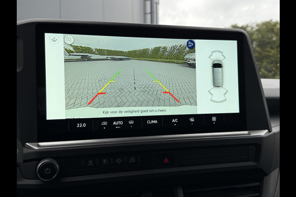 Volkswagen Transporter 2.0 TDI 150 PK STYLE / AUTOMAAT / L1H1 / BPM VRIJ! / ACHTERKLEP / ECC / CRUISE / LANE ASSIST / CAMERA / 3-ZITS