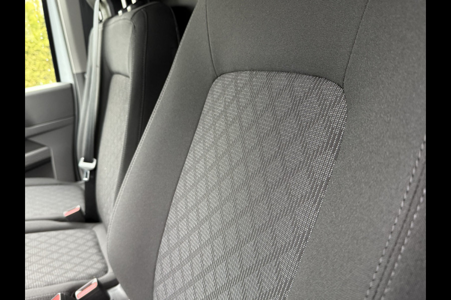 Volkswagen Transporter 2.0 TDI 150 PK STYLE / AUTOMAAT / L1H1 / BPM VRIJ! / ACHTERKLEP / ECC / CRUISE / LANE ASSIST / CAMERA / 3-ZITS